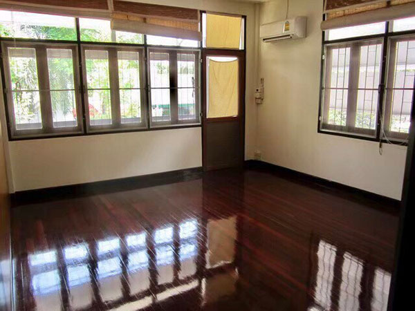 ให้เช่า บ้านเดี่ยว สวย กลางใจเมือง ย่านพร้อมพงษ์ A Nice Single House with garden in Sukhumvit For Office รูปที่ 1