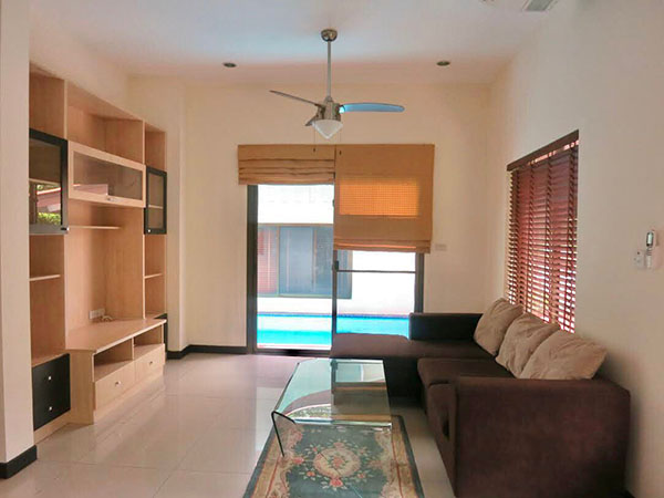 ให้เช่า บ้านเดี่ยว พร้อมสระส่วนตัว ในเอกมัย เพื่อพักอาศัยเท่านั้น A Single House with private pool in Ekamai For Residence รูปที่ 1