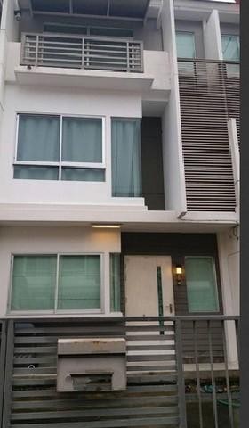 For Rent  ทาวน์โฮม 3 ชั้น พระราม 9-ศรีนครินทร์ กรุงเทพกรีฑา ซอย 7  รูปที่ 1