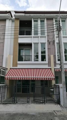 For Rent ทาวน์โฮม 3 ชั้น บ้านกลางเมือง เออร์บาเนี่ยน พระราม 9-ลาดพร้าว รูปที่ 1