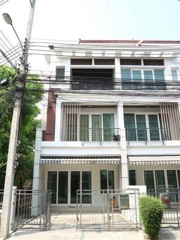 For Rent ทาวน์โฮม 3ชั้น บ้านกลางเมือง เออร์บาเนี่ยน ลาดพร้าว ถนนลาดปลาเค้า   รูปที่ 1