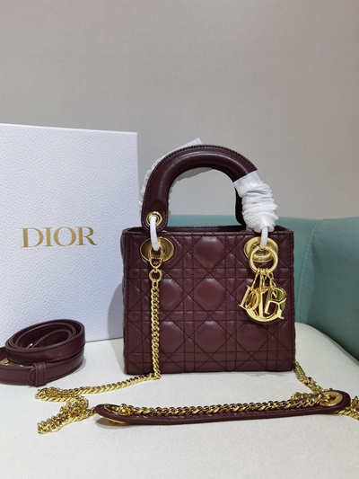 กระเป๋า Dior Lady Mini Bag สีแดงเลือดนก  หนังแกะ หนังแท้ทั้งใบ รุ่นใหม่ล่าสุด (เกรดงานออริ) เกรดงานดีที่สุด  รูปที่ 1