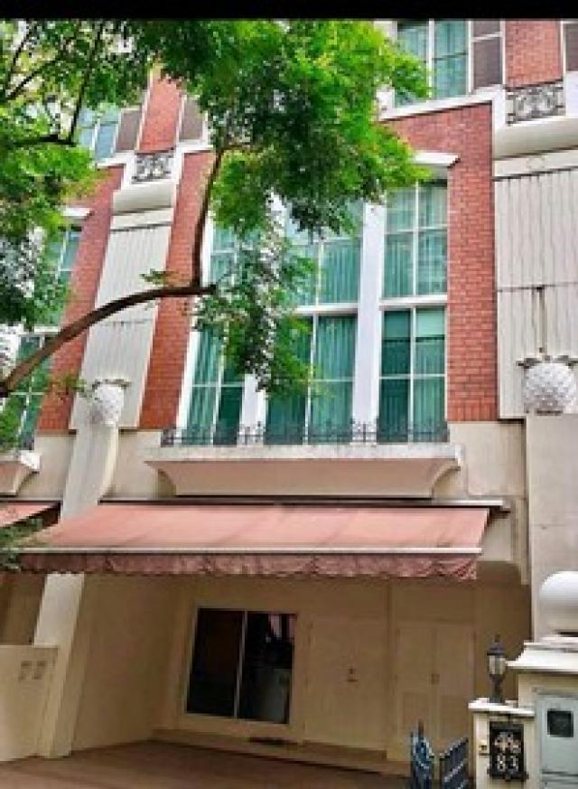 For rent Townhouse Baan Krandkrung Thonglor 4 bed 6 bath 90,000 per month รูปที่ 1