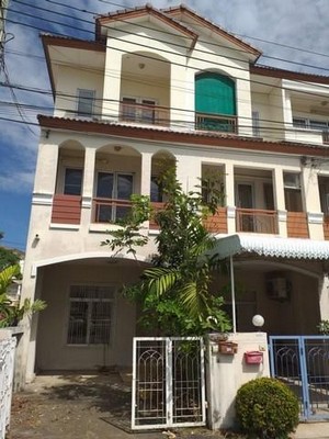 ขาย ทาวน์เฮ้าส์ 3 ชั้น The Balcony Home เดอะ บัลโคนี่ โฮม อุดมสุข ถ.เฉลิมพระเกียรติ ร.9 ซอย 28 รูปที่ 1