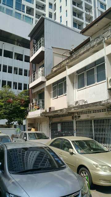 ขายตึกแถว 2.75 ชั้น 16.6 ตรว. 3 ห้องนอน 3 ห้องน้ำ ถนนเพชรบุรี ซอย9 เข้าซอย150เมตร จอดรถได้ รูปที่ 1