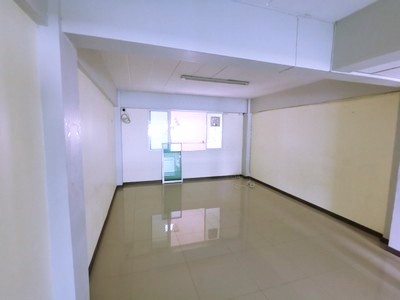 ขาย อาคารพาณิชย์ เมืองปทุมธานี 4.5 ชั้น 300 ตรม. 25 ตร.วา ทำเลติดถนนกรงเทพ ปทุม เหมาะทำกิจการ ออฟฟิศ รูปที่ 4