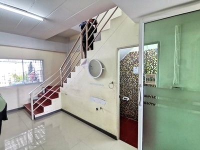 ขาย อาคารพาณิชย์ เมืองปทุมธานี 4.5 ชั้น 300 ตรม. 25 ตร.วา ทำเลติดถนนกรงเทพ ปทุม เหมาะทำกิจการ ออฟฟิศ รูปที่ 2