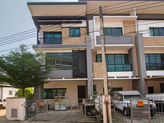 ขาย ทาวน์โฮม 3 ชั้น หลังมุม Living Residence รังสิต ราชพฤกษ์ 206 ตรม. 31.6 ตร.วา 3นอน ใกล้ทางด่วน ด่านบางพูน BTS รังสิต รูปที่ 1