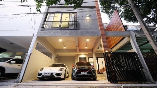 ให้เช่าทาวน์โฮมแต่งหรู 2 ชั้น สุขุมวิท49 Modern Loft ใกล้ BTS พร้อมพงษ์ เเละ BTS ทองหล่อ รูปที่ 1