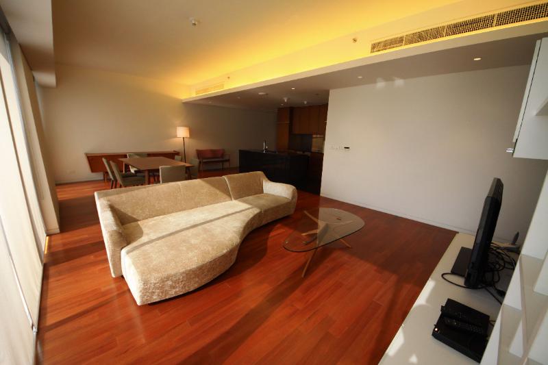   For rent  P33CR2101016  Hansar Rajdamri 2 Bed 2 bath  137 sqm.110000 บาท  รูปที่ 1