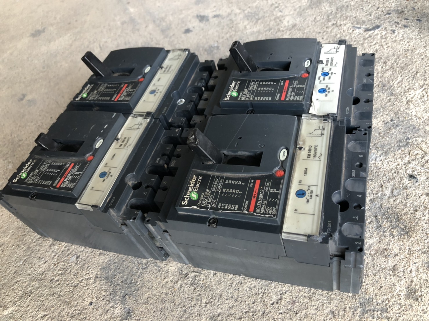 ขาย เมน เบรกเกอร์ Main Breaker ชไนเดอร์ Schneider รุ่น NSX 100-160-200 A แอมป์ มือสอง สภาพดี ราคาถูก รูปที่ 3