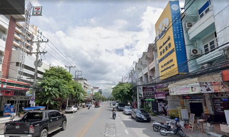 ขาย ตึกแถวติดถนนช้างคลาน เชียงใหม่ ย่านธุรกิจ 3 ห้องติดกัน รวม 43.3 ตรว.ทำเลดีมาก รูปที่ 3