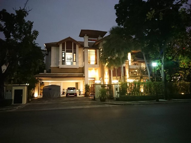 ให้เช่าและขาย บ้านเดี่ยวโครงการหรู พร้อมสระน้ำส่วนตัว Super Luxury house Prime Sukhumvi รูปที่ 1