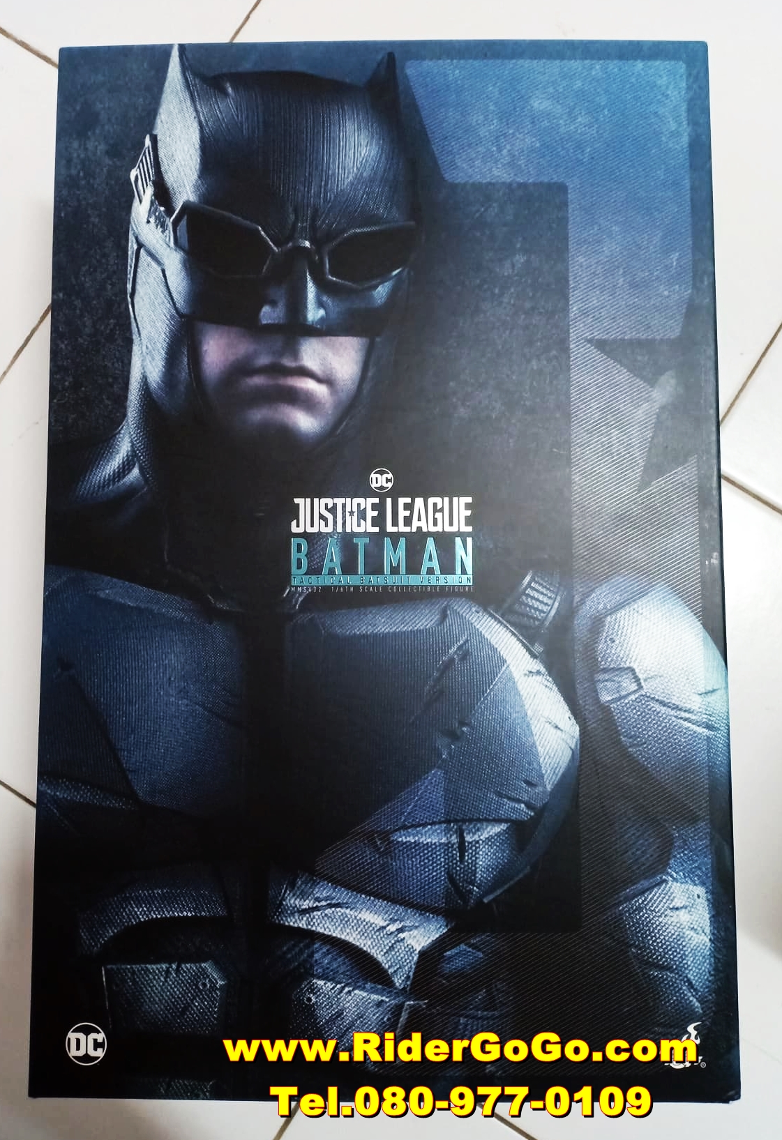 HOT TOYS Justice League Batman (Tactical Batsuit Version) โมเดลแบทแมน ชุดเทคติคอลสูท ภาคจัสติคลีก สภาพสวยใหม่ของแท้ รูปที่ 4