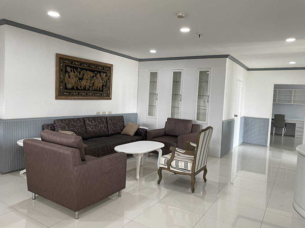 เช่าด่วน คอนโดห้องใหญ่ แบบ 3 ห้องนอนใน ซอยทองหล่อ For Rent A Large 3 Bed Unit at a Project in Thonglor รูปที่ 1