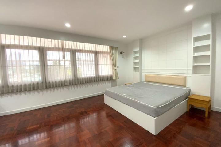 เช่าคอนโด ที พี เจ  T.P.J. Condo 4 ห้องนอน 280 ตรม.  ,คอนโดใกล้รถไฟฟ้า BTS พร้อมพงษ์ รูปที่ 1