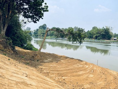 ขายที่ดินติดแม่น้ำแควน้อย เมืองกาญจนบุรี 4ไร่ บรรยากาศวิวดีมาก เหมาะสร้างบ้าน ทำการเกษตร รูปที่ 1