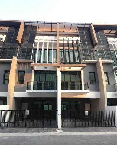 ขายบ้านสุขุมวิท 50 Townhouse  Blesstown 280 ตรม. 20.6 ตรว. 3 นอน 4 น้ำ ตกแต่งพร้อมอยู่ รูปที่ 1