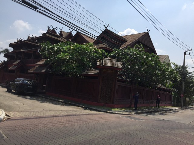 ขายบ้านเดี่ยว ทรงไทย พาร์คเวย์ ชาเล่ต์ รามคำแหง 190/1 หลังมุม 168 ตร.ว เขตมีนบุรี ใกล้บิ๊กซีรามคำแหง รูปที่ 1