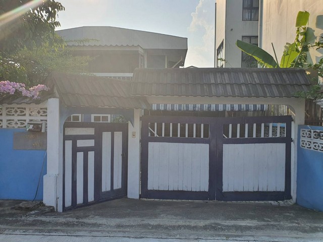 ให้เช่าบ้านเดี่ยว พระราม9 62 หมู่บ้านเสรี8 ซอย11 มีสวนหน้าบ้าน เหมาะทำ home office  รูปที่ 1