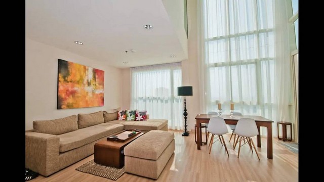 For rent Lighthouse Charoenakorn Soi 14 3 beds 3 baths Duplex near Icon Siam  รูปที่ 1