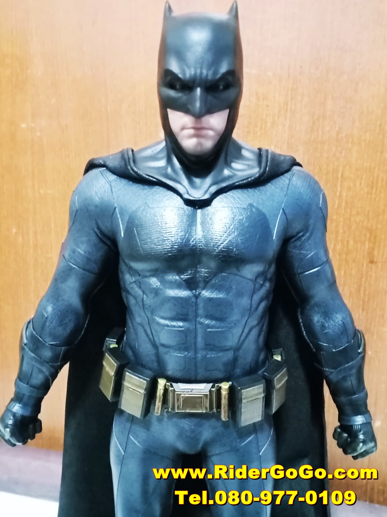HOT TOYS Justice League Batman โมเดลแบทแมนภาคจัสติค ลีก ขนาดประมาณ 30 เซนติเมตร สภาพดีของแท้ราคาไม่แพง รูปที่ 6
