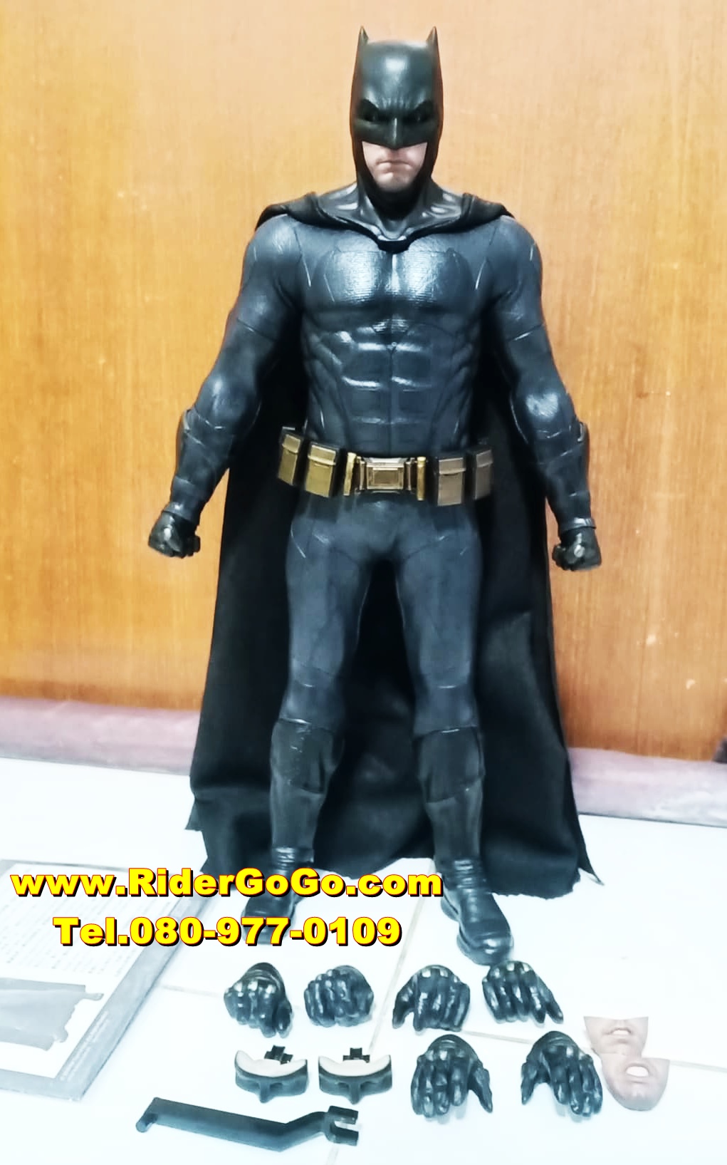 HOT TOYS Justice League Batman โมเดลแบทแมนภาคจัสติค ลีก ขนาดประมาณ 30 เซนติเมตร สภาพดีของแท้ราคาไม่แพง รูปที่ 4
