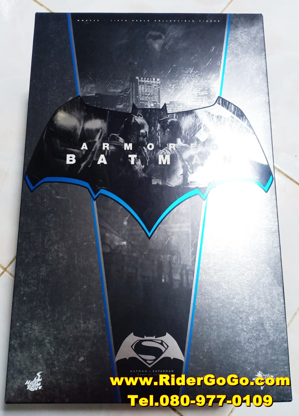 HOT TOYS BATMAN VS SUPERMAN DAWN OF JUSTICE ARMORED BATMAN โมเดลแบทแมนสวมชุดเกราะ ภาคประทะซุปเปอร์แมน สภาพสวยใหม่ของแท้ รูปที่ 5