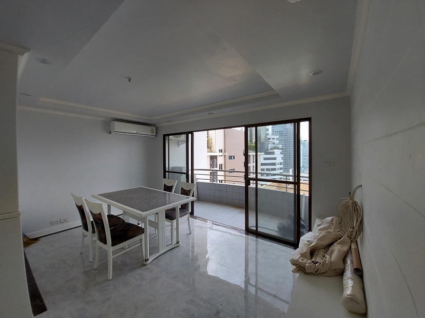 ขายคอนโด คอนโด ท๊อป วิว ทาวน์เวอร์ ชั้น 22 7พื้นที่ 96 ตร.ม 2 ห้องนอน 2 ห้องน้ำ แอร์ 3 ตัว ห้องรีโนเวทใหม่ ใกล้ BTS ทองหล่อ โครงการ คอนโด ท๊อป วิว ทาวน์เวอร์ สุขุมวิท 59ถนนสุขุมวิท แขวงคลองตันเหนือ เขตวัฒนา กรุงเทพฯ รูปที่ 3