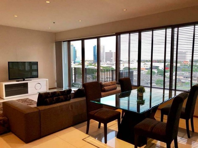 For rent Condo The Emporio Place on Sukhumvit soi 24 , 3 bed 4 bath , 161 sqm., maidroom รูปที่ 1