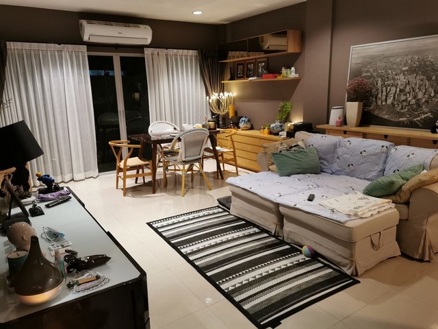 ขายทาวน์โฮม NOBLE CUBE PATTANAKARN 20.9​ Sqw,  165 sqm  3 ชั้น 3 ห้องนอน  รูปที่ 1