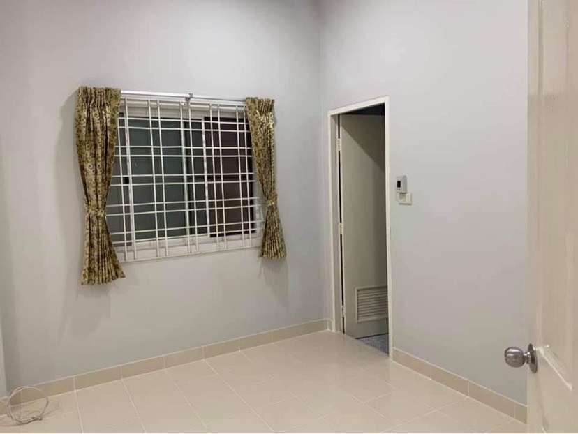 บ้านเดี่ยวชั้นเดียวหลังมุม ใจกลางเมืองกาญจนบุรี ซื้อวันนี้ฟรี บิลอินเคาท์เตอร์ครัว แอร์ 3 ตัว ผ้าม่าน มุ้งลวด เหล็กดัด รูปที่ 5