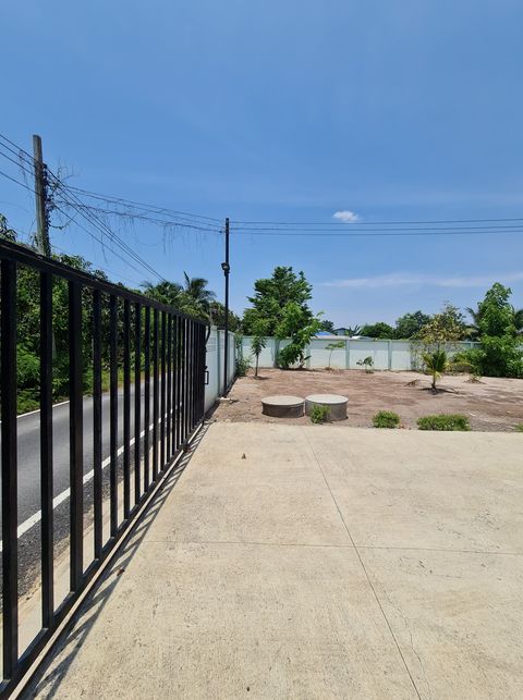 ขายที่ดินไทรน้อยถมแล้ว 400 ตร.ว. พร้อมบ้าน 1 หลัง ฝั่งโรงเบียร์ Heineken ทำเลดี ที่ดินสวย เป็นส่วนตัว ติดถนน ราคาถูกมาก รูปที่ 4
