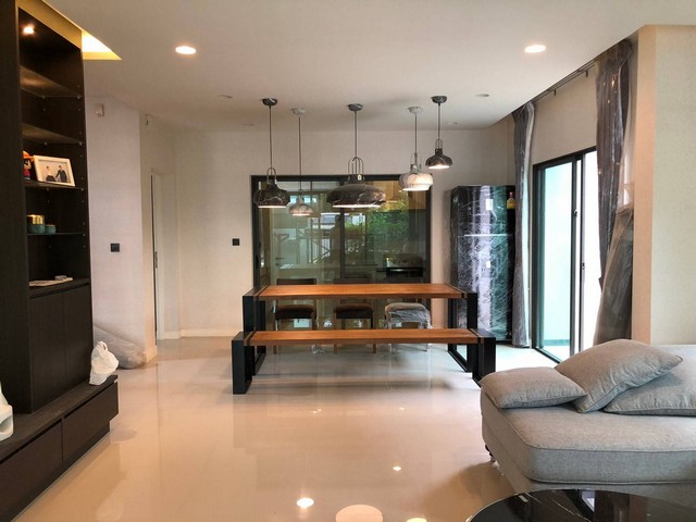 House for Rent เศรษฐสิริ กรุงเทพกรีฑา 15/1  198 ตรม. 60 ตรว, fully furnished, 3 ห้องนอน  รูปที่ 1