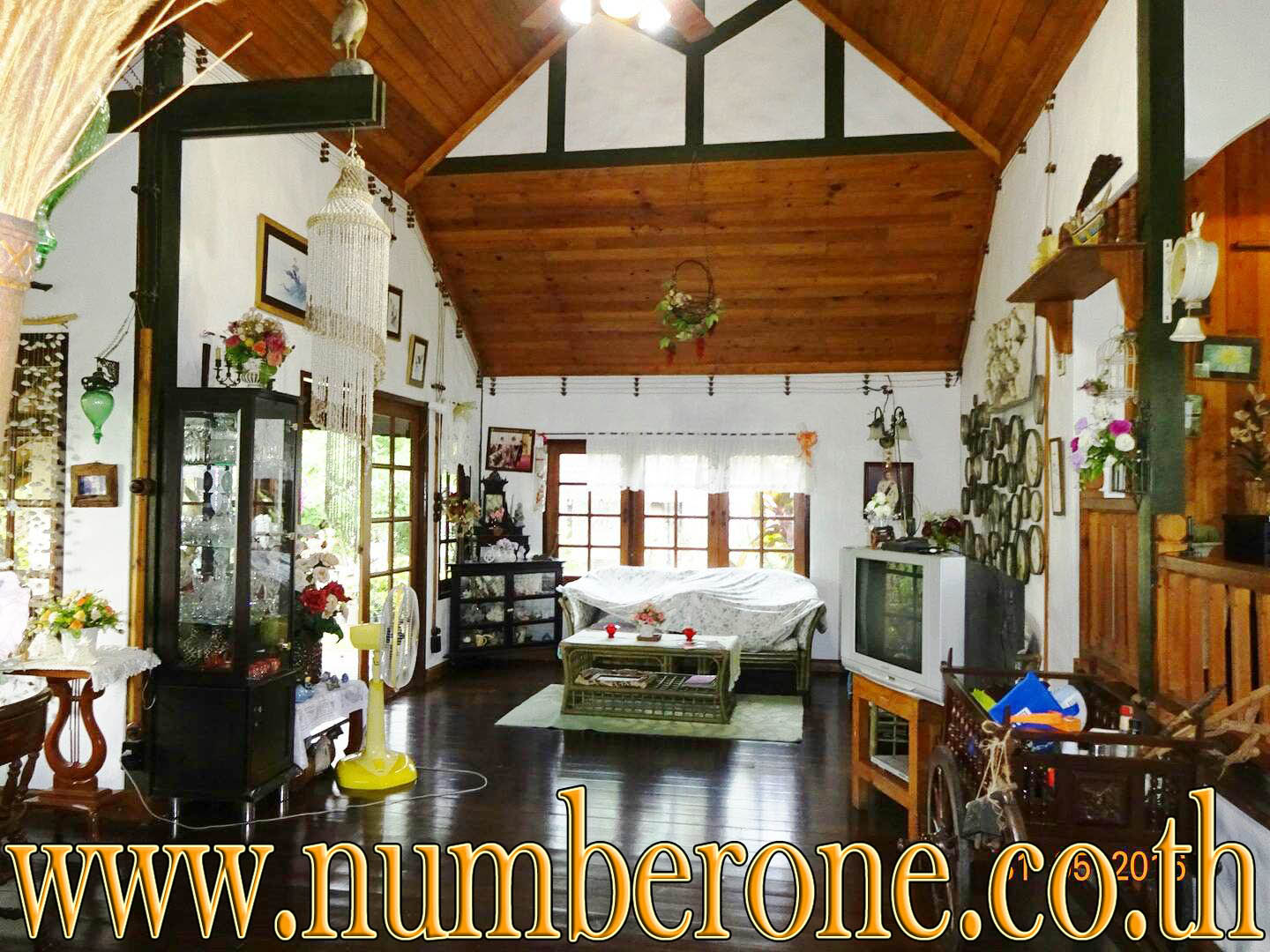 ขายบ้านเดี่ยวสไตล์คันทรี่ 2 หลัง เนื้อที่ 500 ตารางวา เฟอร์นิเจอร์บิลท์อิน บ้านสวยบรรยากาศดี อยู่ในซอยสุวินทวงศ์ 24  รูปที่ 4