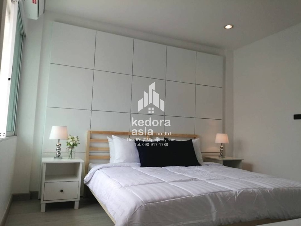 R-TH-127- Thanapat Haus Sathorn-Narathiwas 3 storey townhome for sale  รูปที่ 1