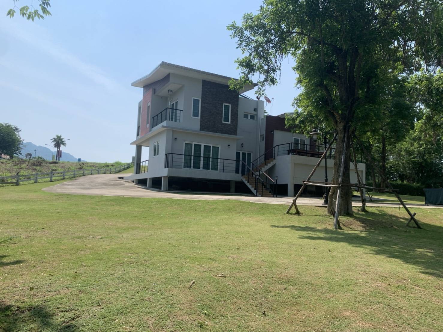 ขายบ้านพักตากอากาศ Modern Style ทำเลสวยในโครงการภูภัทราเขาใหญ่ โครงการ 2  เดินทางสะดวก เป็นส่วนตัว รูปที่ 4