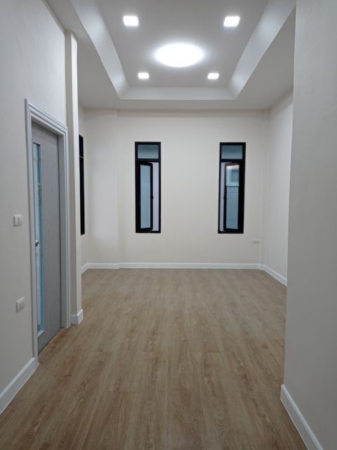 บ้านเดี่ยวสร้างใหม่ บ้านในเมืองในราคาที่คุณเป็นเจ้าของได้ บนสุดยอดทำเล ติดถ.ฉลองกรุง ใกล้สนามบิน แอร์พอร์ตลิ้ง ฯ รูปที่ 7