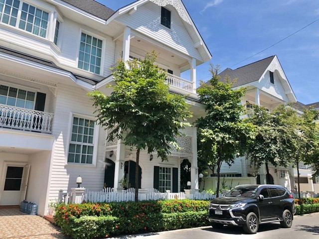  ให้เช่าบ้านเดี่ยว3ชั้นโครงการFantasia villa 3 สุขุมวิท109  แต่งสวยใกล้สถานี BTsรถไฟฟ้าแบริ่ง รูปที่ 1