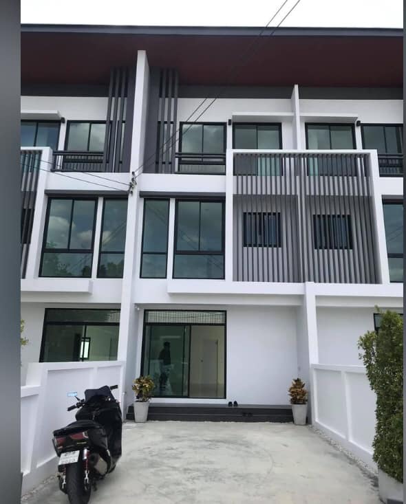 BH1022 ให้เช่าทาวน์โฮม Townhome 3ชั้น 3ห้องนอน 3ห้องน้ำ  โครงการ Cozy สตรีวิทยา2 ซอย29  รูปที่ 1