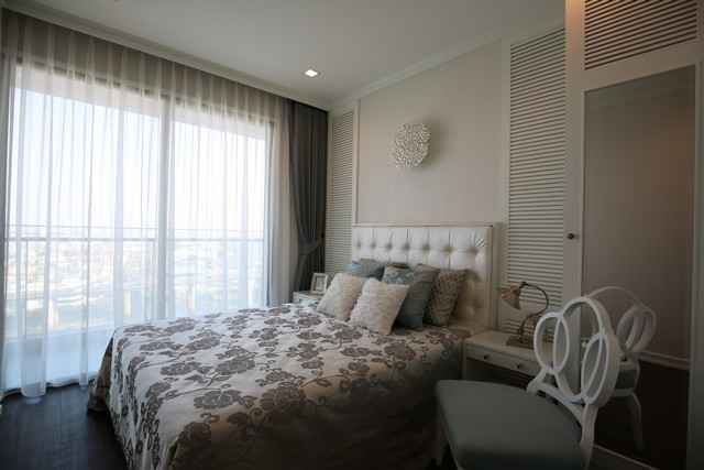 K0587  คอนโด สตาร์วิว พระราม 3 Star View Rama 3    A luxurious 3 bedrooms/bathrooms condo with  รูปที่ 1