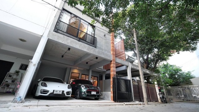 HR 35 ให้เช่า For rent บ้านสไตล์ Loft 2 ชั้น สุขุมวิท 49 ตกแต่งสวย พร้อมอยู่ รูปที่ 1