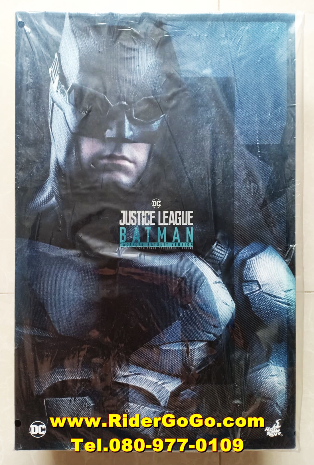 HOT TOYS Justice League Batman (Tactical Batsuit Version) โมเดลแบทแมน ชุดเทคติคอลสูท ภาคจัสติค ลีก ของใหม่ของแท้ไม่เปิดกล่อง รูปที่ 3