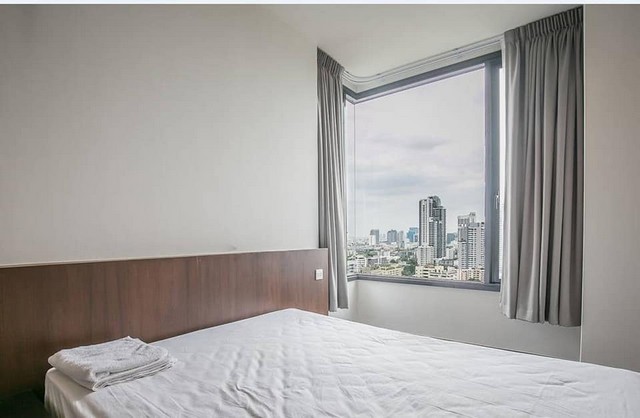 Edge Sukhumvit 23 clean private corner room BTS Asoke รูปที่ 1