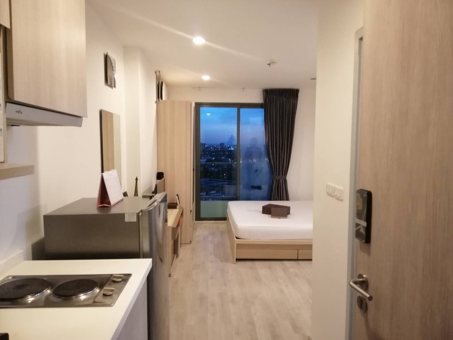 ให้เช่าCONDO  Ideo Mobi Charan Interchange  ชั้น22 ทิศใต้  ขนาด22 sqm ราคา 9,000 บาท 0979495559 รูปที่ 1