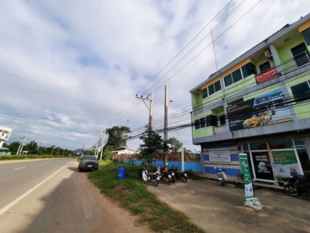 ขาย อาคารพาณิชย์ ติดถนนดำเส้นท่าตะโก-ไพศาลี 4 เลน 3ชั้น 150 ตรม. 17 ตร.วา เหมาะสำหรับการค้าขาย รูปที่ 2