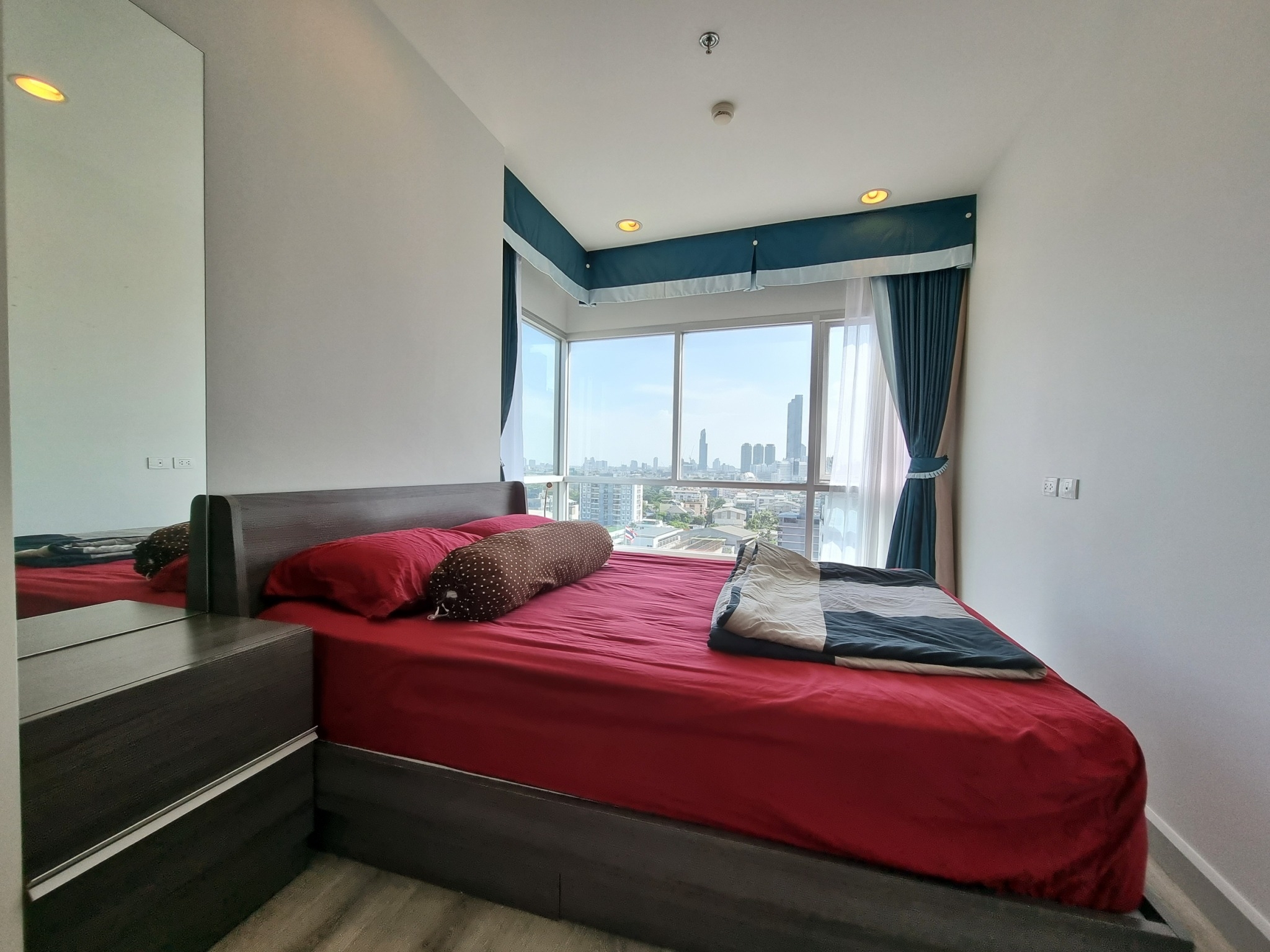 ให้เช่า เซ็นทริค สาทร-เซนต์หลุยส์ Centric Sathon-St.Louis ซอยสาทร11 1bedroom Fully Furnished ห้องมุม รูปที่ 1