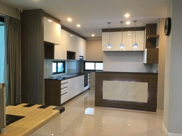 HR 5214 ให้เช่าบ้านเดี่ยว 3 ชั้น ไพรเวท เนอวานา พร้อมอยู่ ใกล้ เลียบด่วนเอกมัยรามอินทรา รูปที่ 1