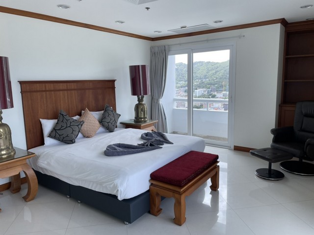  For Rent : Sea View Patong Tower Condo 3 bedrooms 3 bathrooms 242sqm รูปที่ 1