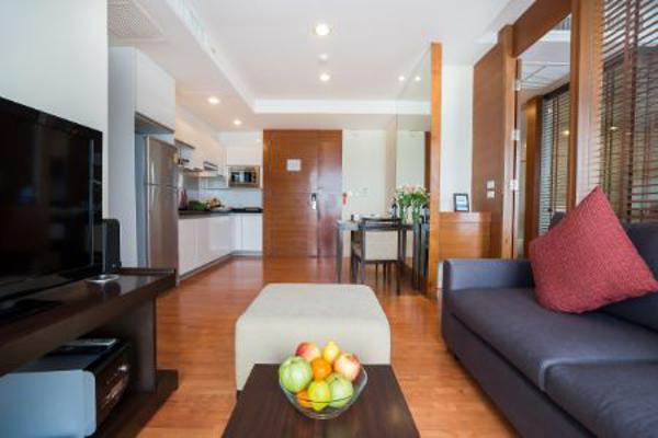 4 star hotel at Ratchada for rent, monthly rental for one bed room 54 sqm full service, rare price รูปที่ 2